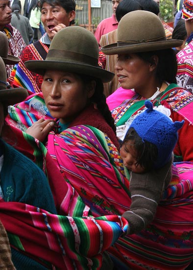 Peruvian women, Sunday parade, Cusco